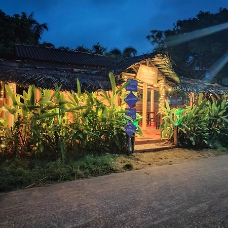 Leen Tangalle Bagian luar foto