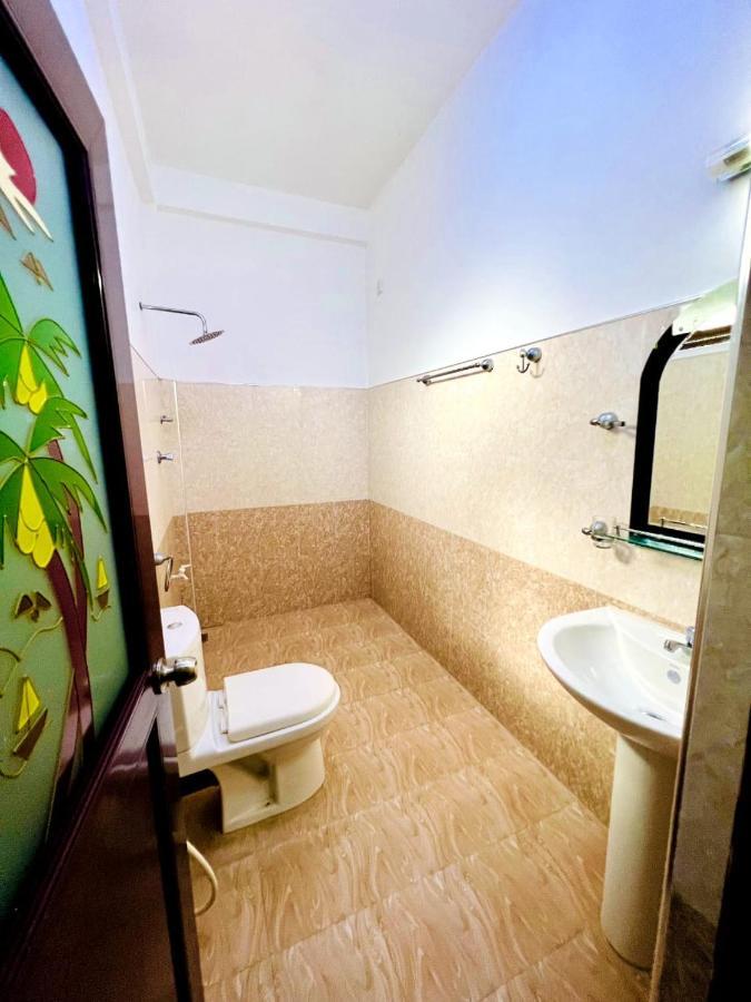 Leen Tangalle Bagian luar foto