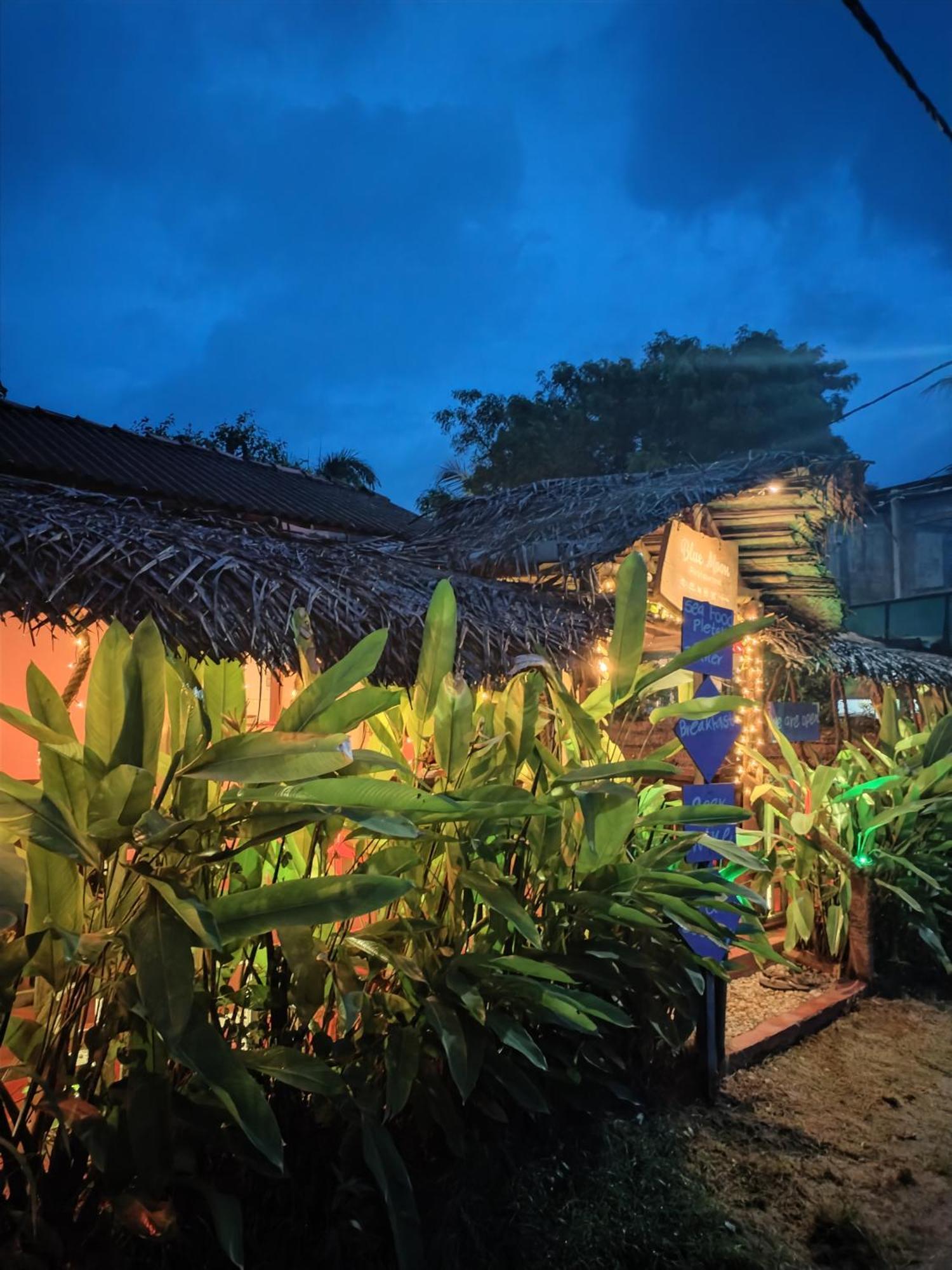 Leen Tangalle Bagian luar foto