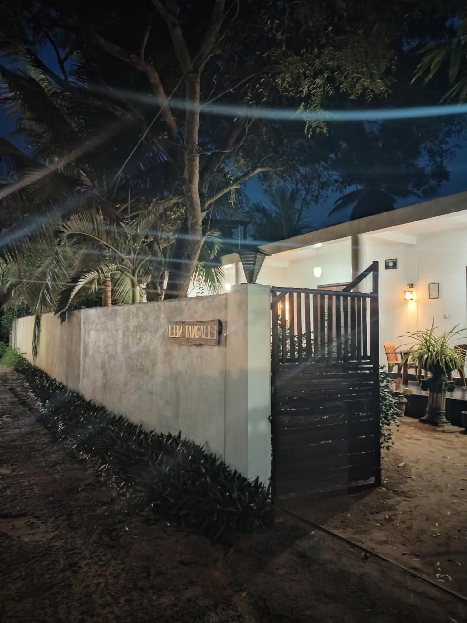 Leen Tangalle Bagian luar foto