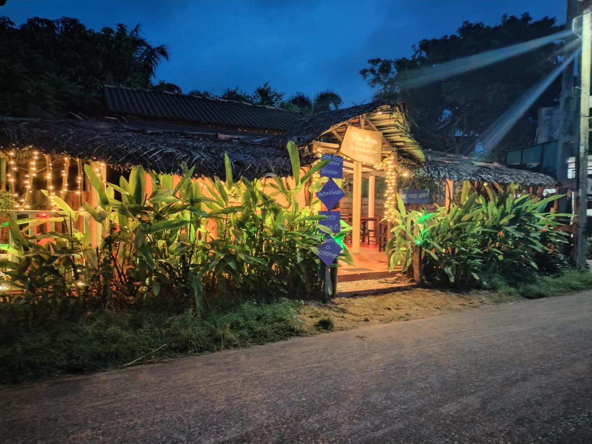 Leen Tangalle Bagian luar foto