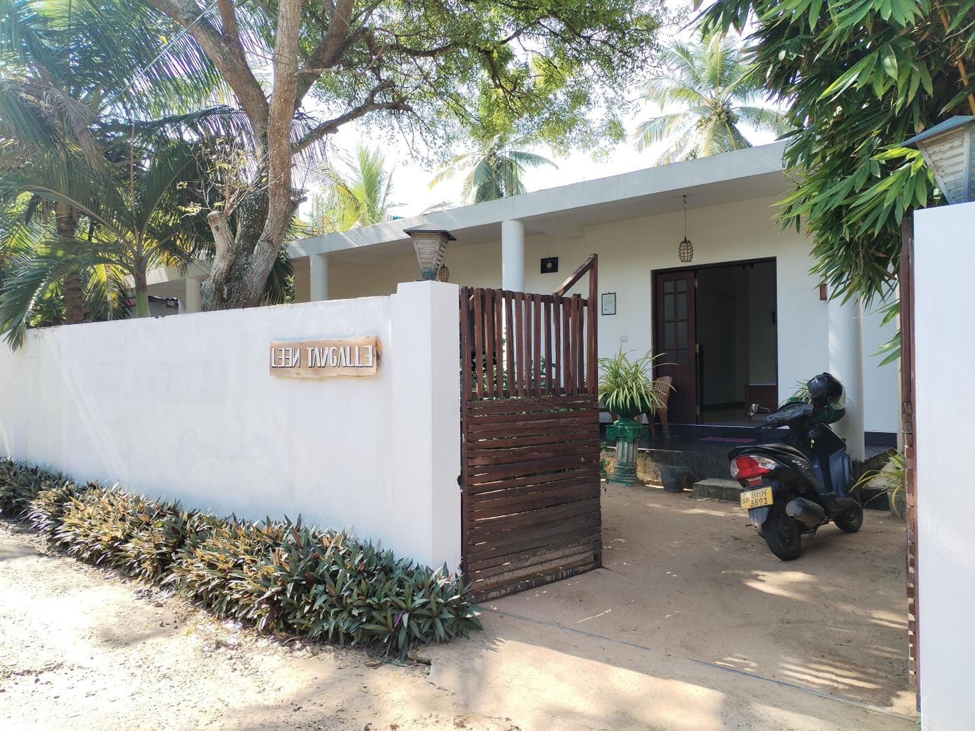 Leen Tangalle Bagian luar foto