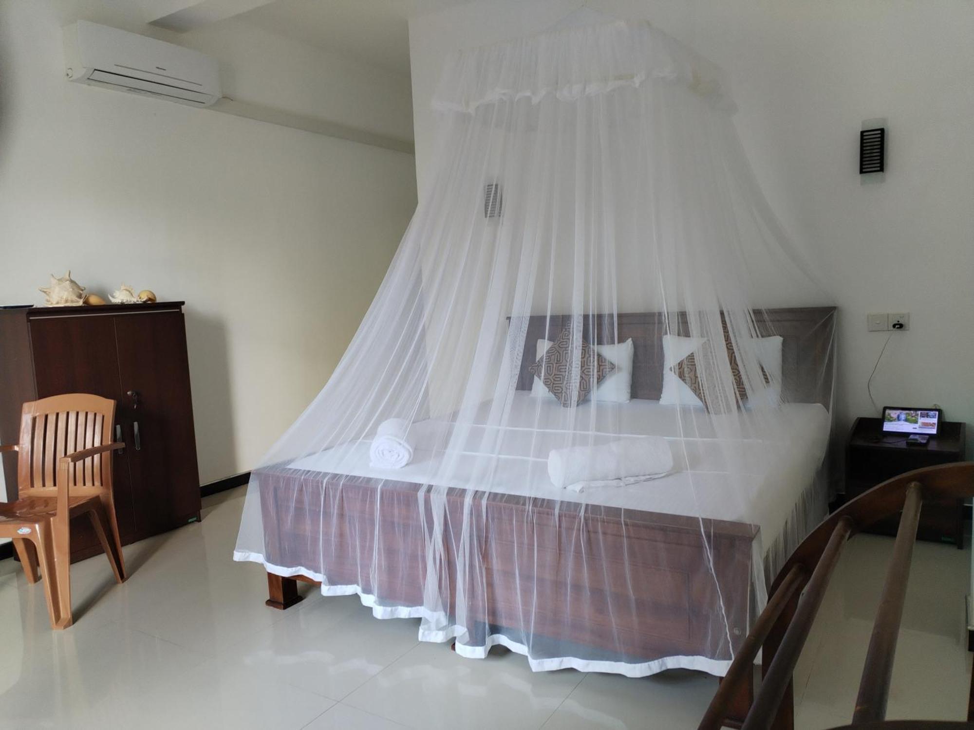 Leen Tangalle Bagian luar foto
