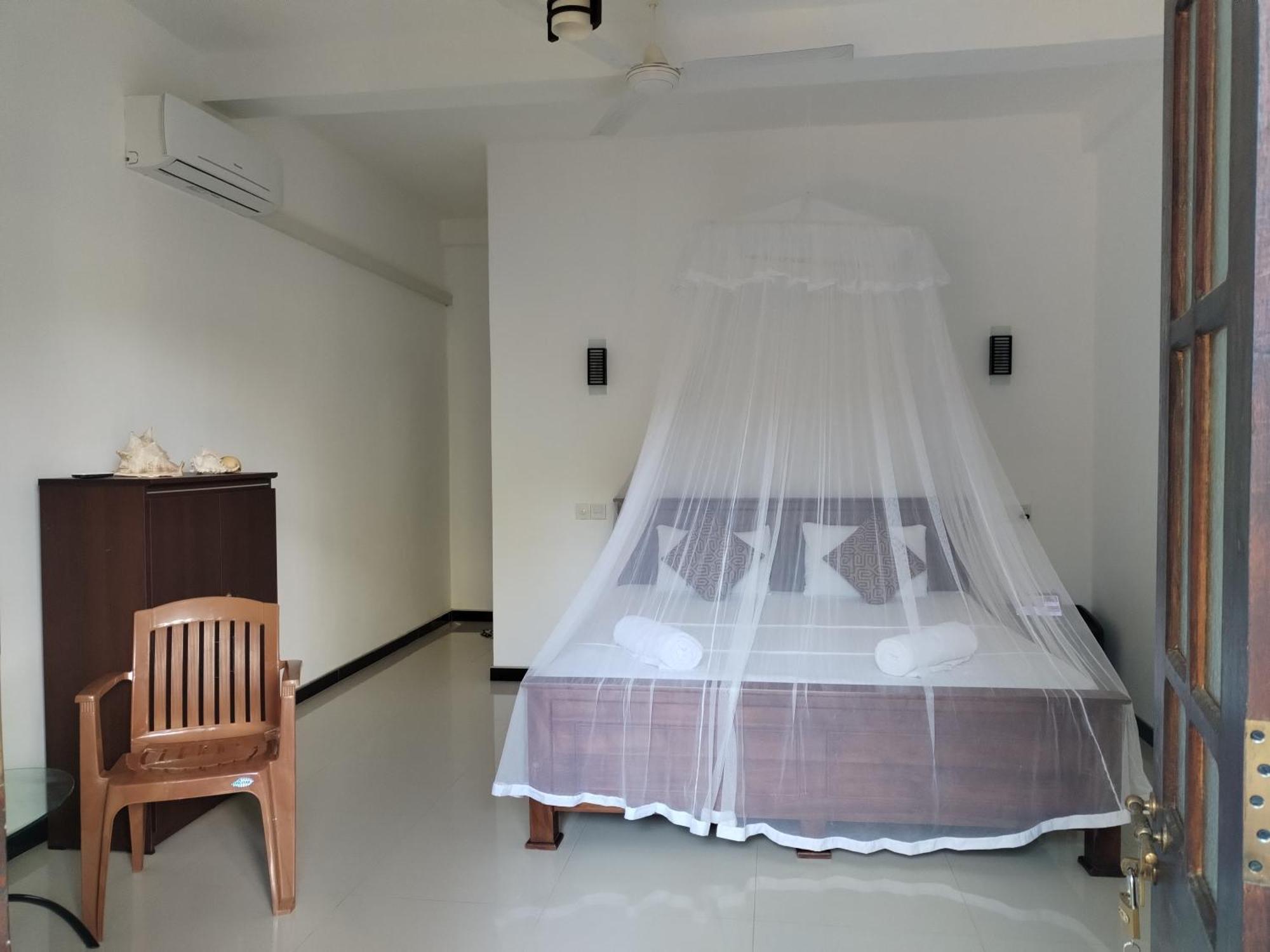 Leen Tangalle Bagian luar foto