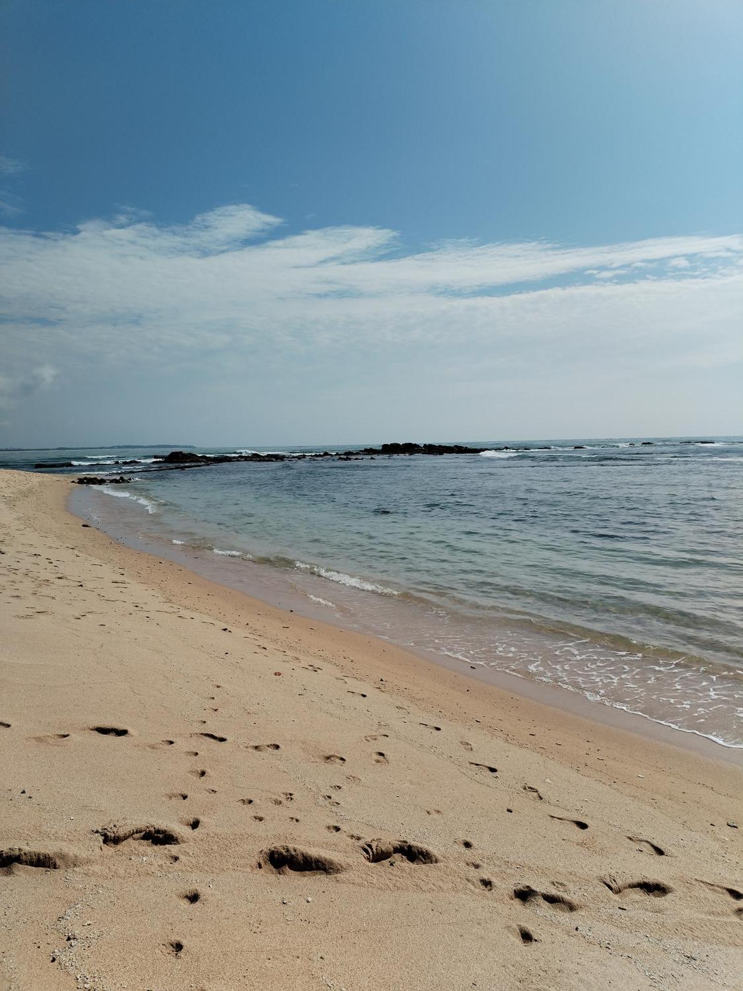 Leen Tangalle Bagian luar foto