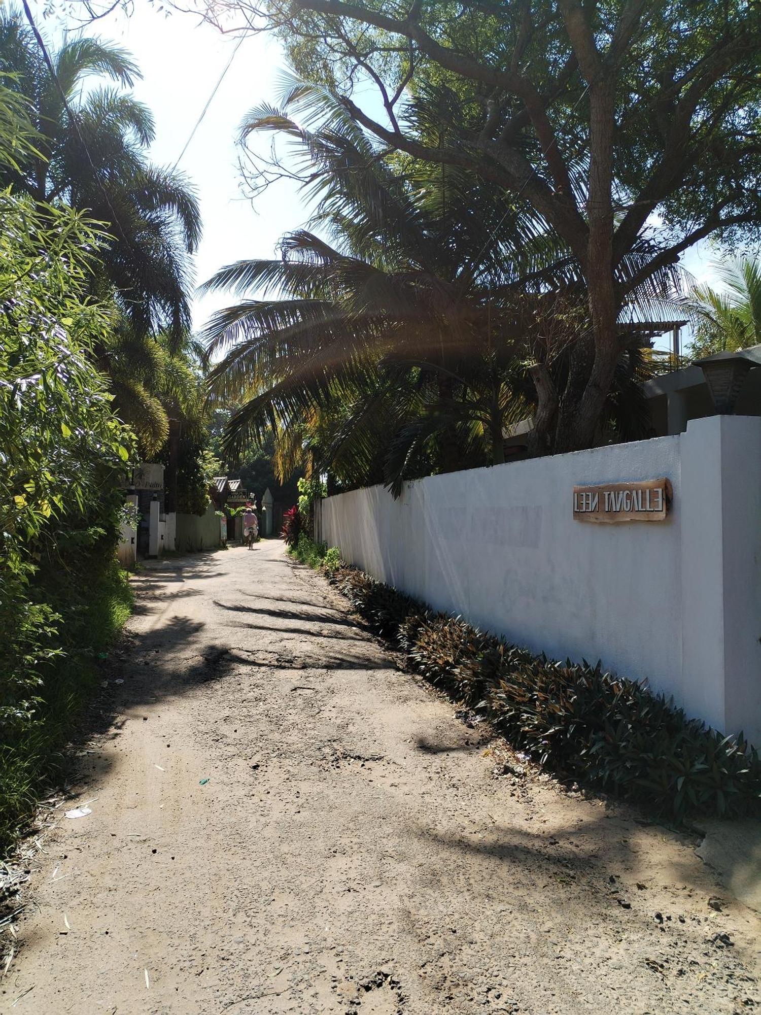 Leen Tangalle Bagian luar foto