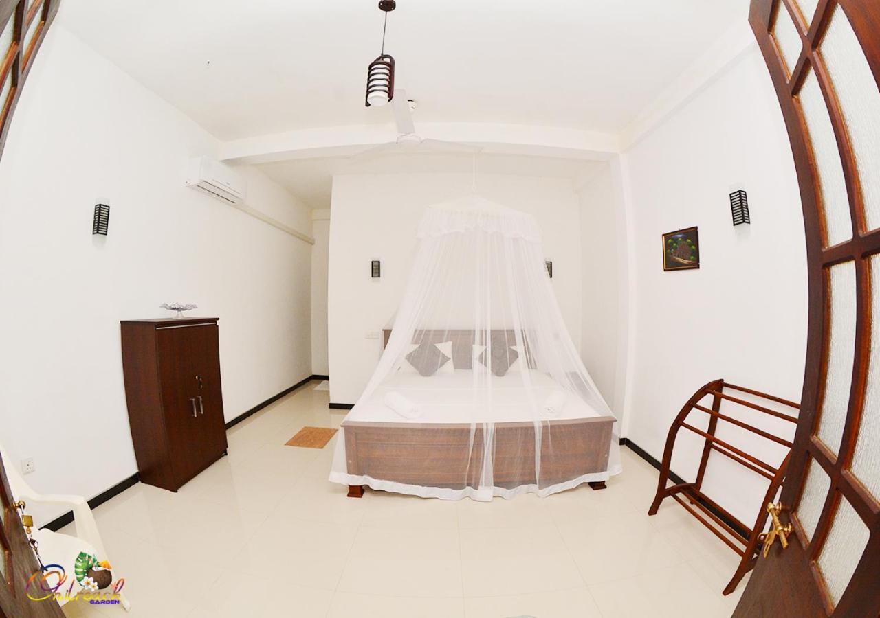 Leen Tangalle Bagian luar foto